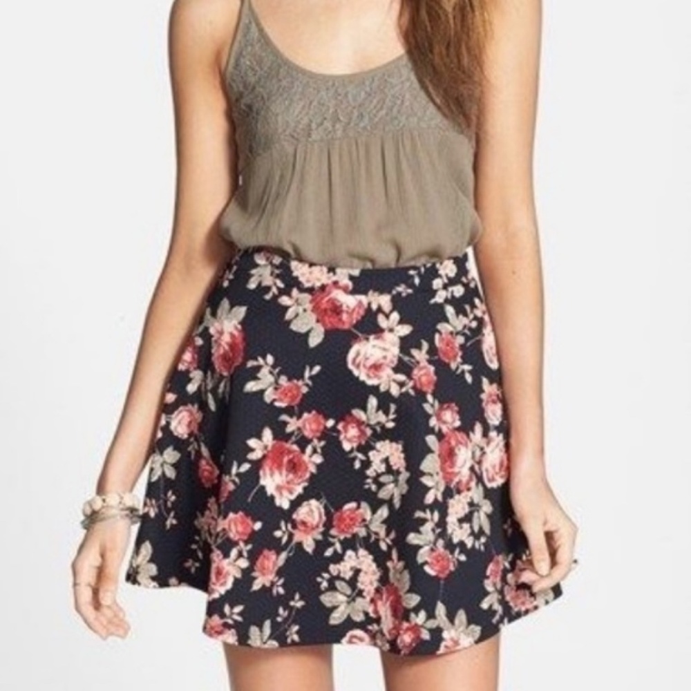 Soprano Black Quilted Floral Skirt